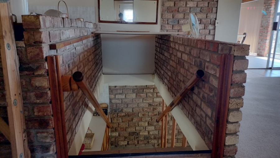4 Bedroom Property for Sale in Fraaiuitsig Western Cape